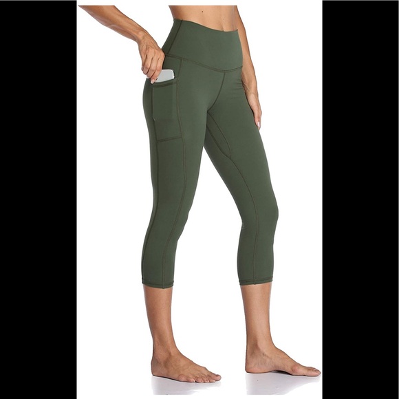 Colorfulkoala Pants - Olive Green High Waist Capri Leggings w/Pockets 21" Inseam Workout Yoga Pants